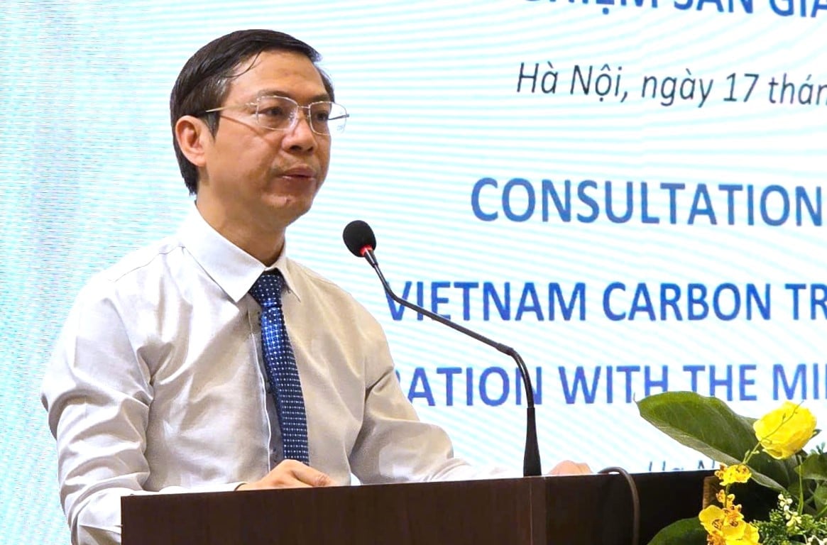 Ông Trương Huỳnh Thắng, Phó Vụ trưởng Vụ Pháp chế (Bộ Tài chính) cho biết, Bộ Tài chính đang hoàn thiện hồ sơ để trình Chính phủ ban hành Nghị định về sàn giao dịch carbon. Ảnh: Trung Nguyên. Ông Trương Huỳnh Thắng, Phó Vụ trưởng Vụ Pháp chế (Bộ Tài chính) cho biết, Bộ Tài chính đang hoàn thiện hồ sơ để trình Chính phủ ban hành Nghị định về sàn giao dịch carbon. Ảnh: Trung Nguyên.
