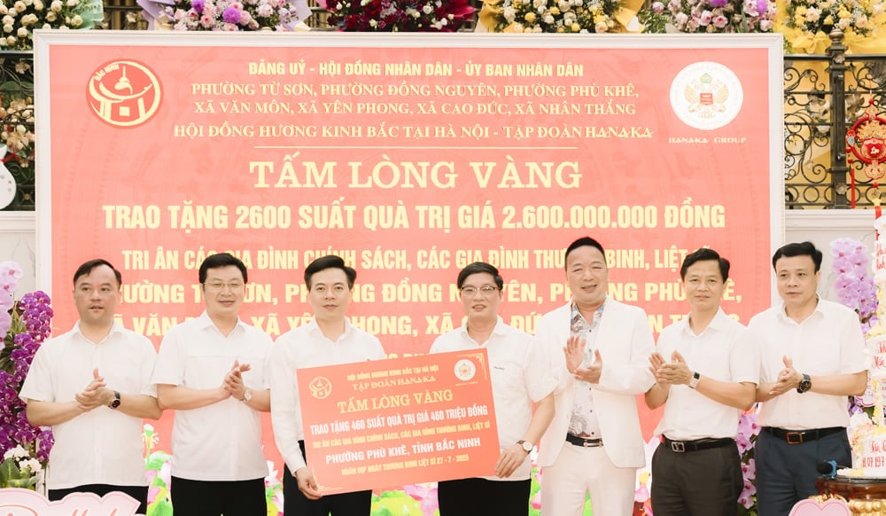 Tập đoàn HANAKA trao tặng hàng nghìn suất quà cho các gia đình chính sách nhân dịp 27/7. Ảnh: HANAKA. Tập đoàn HANAKA trao tặng hàng nghìn suất quà cho các gia đình chính sách nhân dịp 27/7. Ảnh: HANAKA.