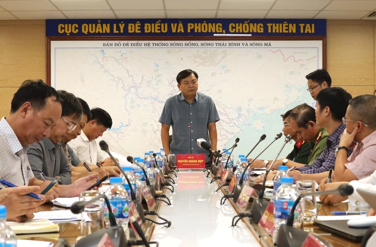 Thứ trưởng Bộ Nông nghiệp và Môi trường Nguyễn Hoàng Hiệp chỉ đạo tại cuộc họp. Ảnh: Ngọc Hà. Thứ trưởng Bộ Nông nghiệp và Môi trường Nguyễn Hoàng Hiệp chỉ đạo tại cuộc họp. Ảnh: Ngọc Hà.