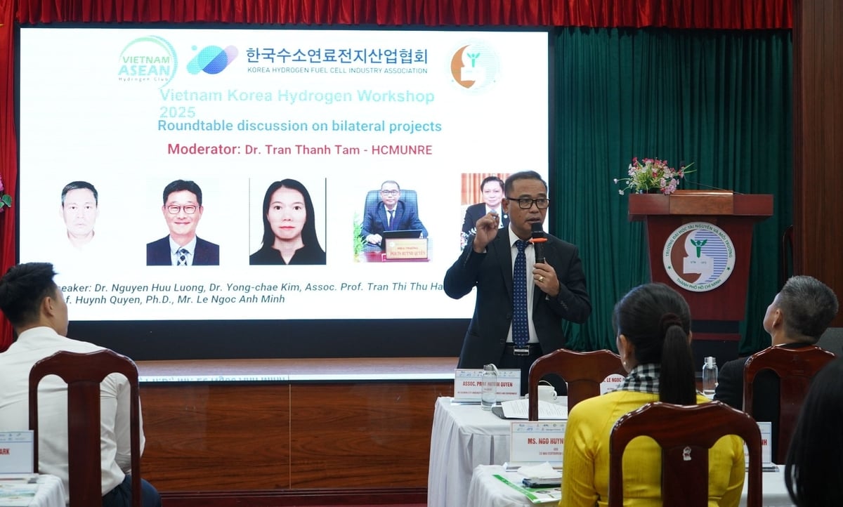 PGS TS Huỳnh Quyền - Hiệu trưởng Trường Đại học Tài nguyên và Môi trường TP.HCM cho rằng để phát triển hydro xanh, cần có sự kết nối giữa nhà nước, doanh nghiệp và các tổ chức đào tạo, nghiên cứu. Ảnh: Đại học Tài nguyên và Môi trường TP HCM. PGS TS Huỳnh Quyền - Hiệu trưởng Trường Đại học Tài nguyên và Môi trường TP.HCM cho rằng để phát triển hydro xanh, cần có sự kết nối giữa nhà nước, doanh nghiệp và các tổ chức đào tạo, nghiên cứu. Ảnh: Đại học Tài nguyên và Môi trường TP HCM.