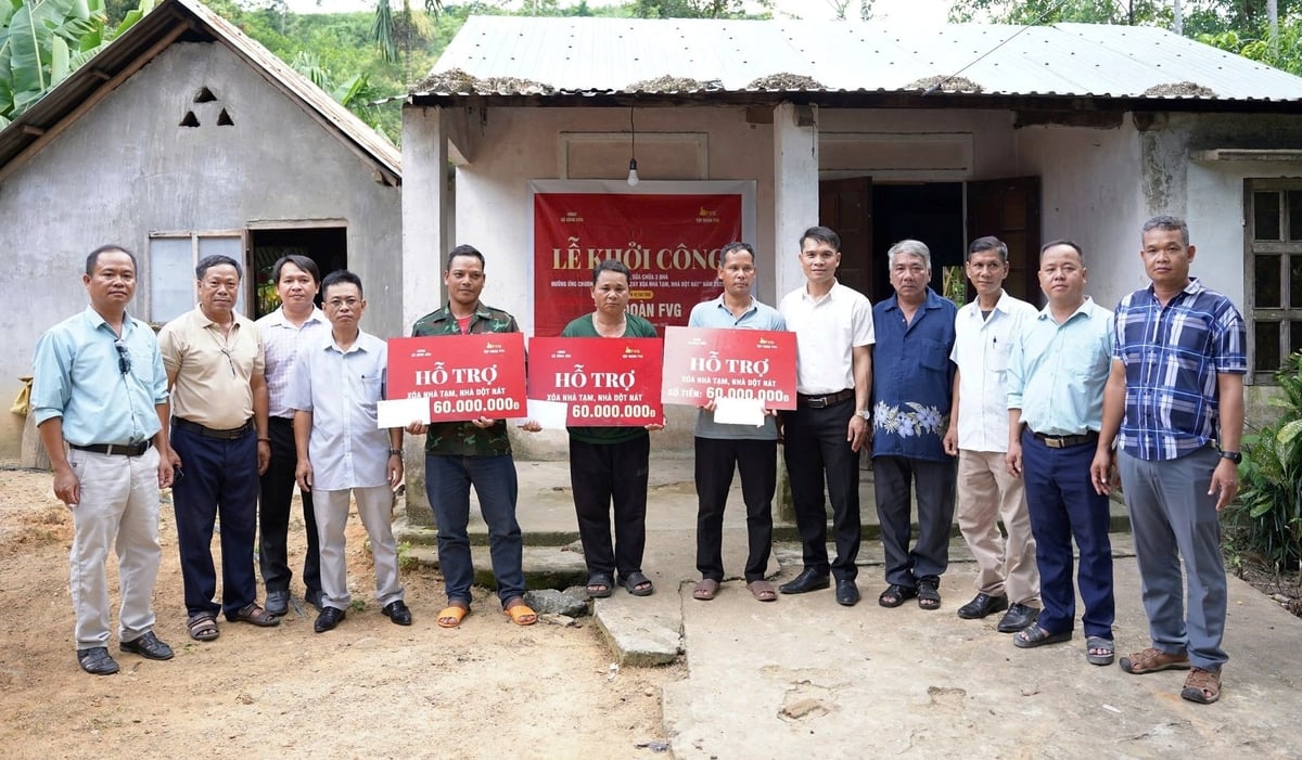 Chung tay ủng hộ xóa nhà tạm, nhà dột nát trên địa bàn thành phố Đà Nẵng. Ảnh: Lan Anh