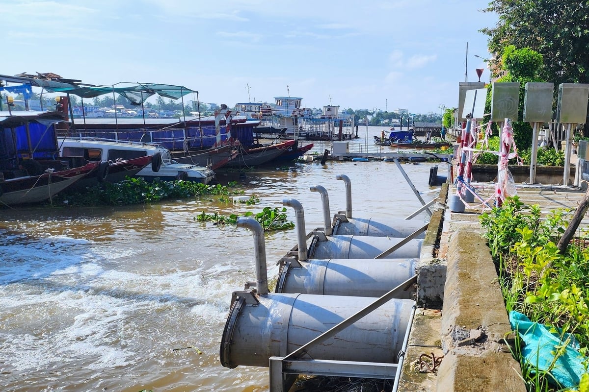 Hệ thống trạm bơm đặt ở nội ô TP. Cần Thơ chưa đủ năng lực chống ngập khi xảy ra hiện tượng mưa lớn. Ảnh: Kim Anh. Hệ thống trạm bơm đặt ở nội ô TP. Cần Thơ chưa đủ năng lực chống ngập khi xảy ra hiện tượng mưa lớn. Ảnh: Kim Anh.