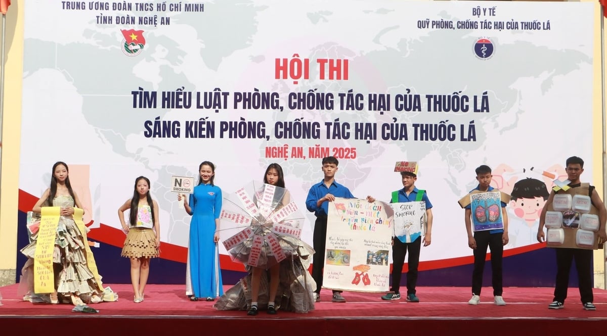 Những thông điệp trực quan sinh động được Tỉnh đoàn Nghệ An đưa ra tuyên truyền về tác hại của thuốc lá. Ảnh: Tỉnh đoàn Nghệ An. Những thông điệp trực quan sinh động được Tỉnh đoàn Nghệ An đưa ra tuyên truyền về tác hại của thuốc lá. Ảnh: Tỉnh đoàn Nghệ An.
