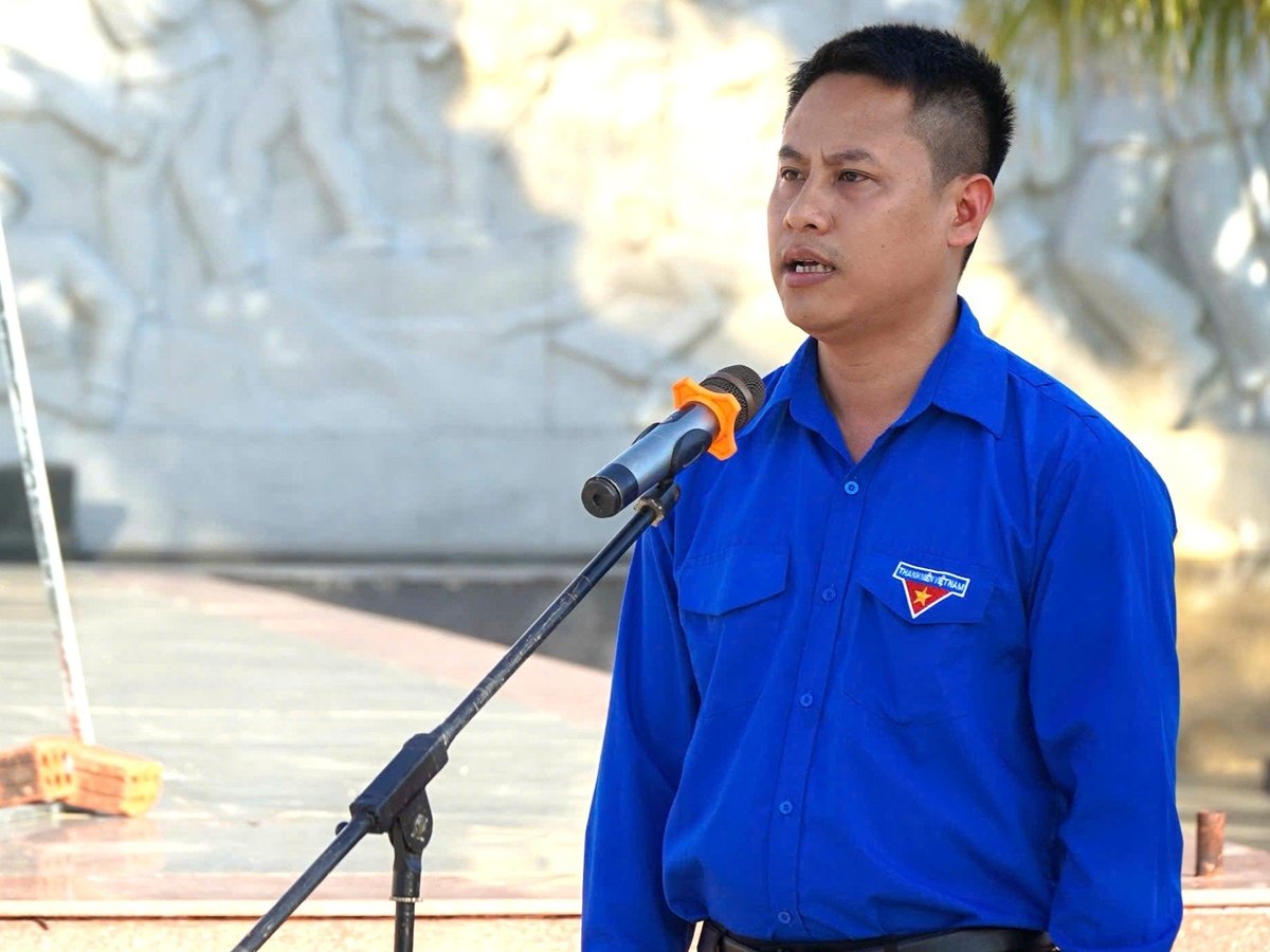 Ông Lê Kim Thường - Phó Bí thư Thành Đoàn Đà Nẵng - Trưởng Ban Công tác Đoàn và thanh thiếu nhi Thành phố phát biểu tại chương trình. Ảnh: Phạm Huy. Ông Lê Kim Thường - Phó Bí thư Thành Đoàn Đà Nẵng - Trưởng Ban Công tác Đoàn và thanh thiếu nhi Thành phố phát biểu tại chương trình. Ảnh: Phạm Huy.