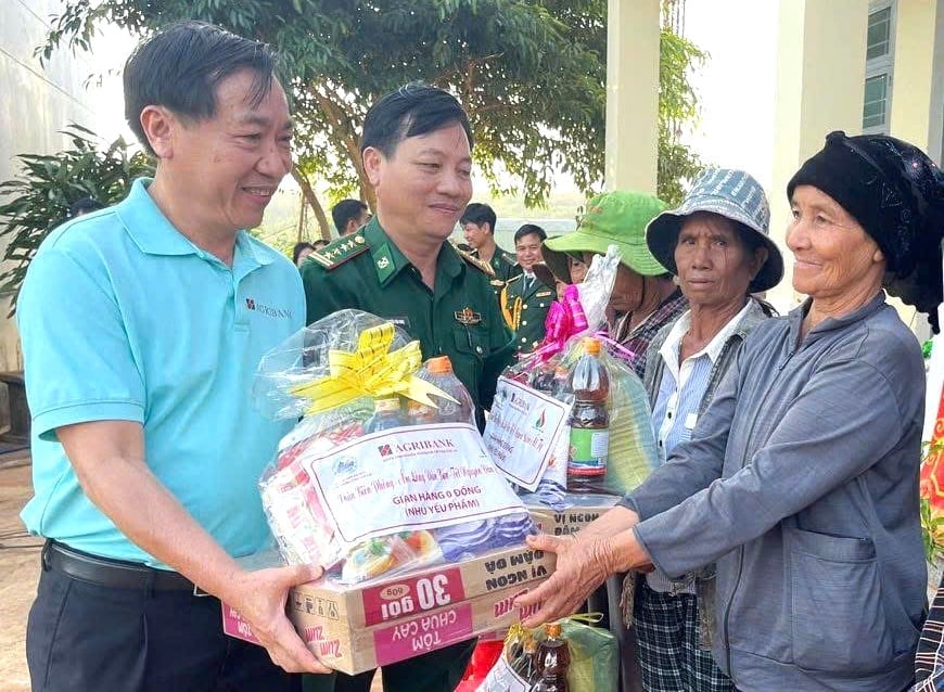 Tuấn Anh. Tuấn Anh.