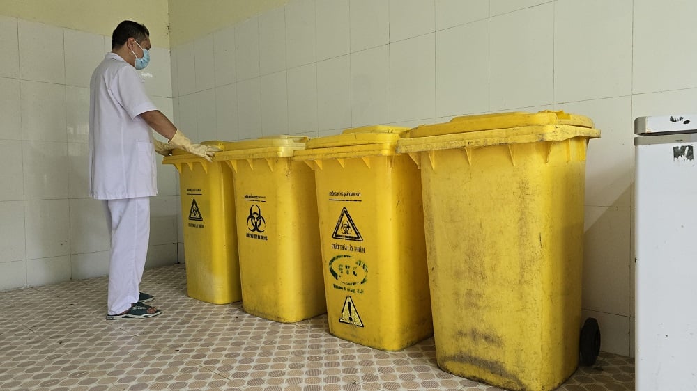 Chất thải y tế được phân loại đúng cách đảm bảo an toàn môi trường. Ảnh: Thu Thủy.