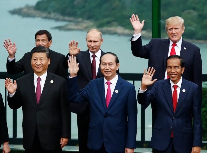 Chủ tịch Trung Quốc Tập Cận Bình, Tổng thống Nga Vladimir Putin và Tổng thống Mỹ Donald Trump chụp ảnh cùng các nhà lãnh đạo châu Á khác tại hội nghị thượng đỉnh Hợp tác Kinh tế Châu Á - Thái Bình Dương APEC tại Đà Nẵng, Việt Nam hồi tháng 11/2017. Ảnh: Getty.