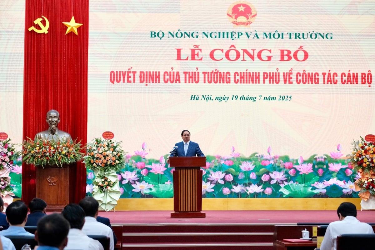 Thủ tướng Phạm Minh Chính phát biểu chỉ đạo tại Lễ công bố Quyết định về công tác cán bộ Bộ Nông nghiệp và Môi trường. Ảnh: Diệp Anh. Thủ tướng Phạm Minh Chính phát biểu chỉ đạo tại Lễ công bố Quyết định về công tác cán bộ Bộ Nông nghiệp và Môi trường. Ảnh: Diệp Anh.