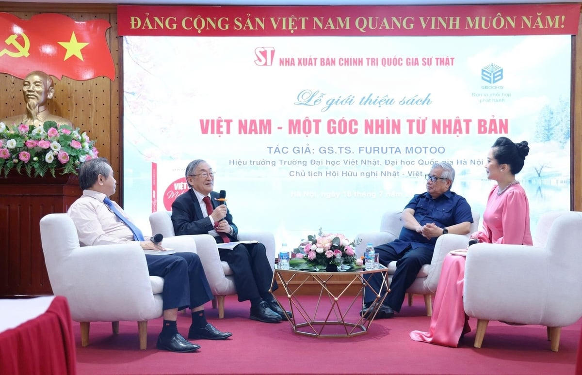 Tác giả - GS.TS Furuta Motoo phát biểu tại Lễ giới thiệu sách. Ảnh: Báo Chính phủ. Tác giả - GS.TS Furuta Motoo phát biểu tại Lễ giới thiệu sách. Ảnh: Báo Chính phủ.