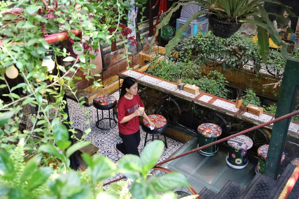 Nhiều quán cà phê tại Hà Nội đã chủ động hạn chế sử dụng đồ nhựa dùng một lần. Ảnh: Hoàng Hiền.