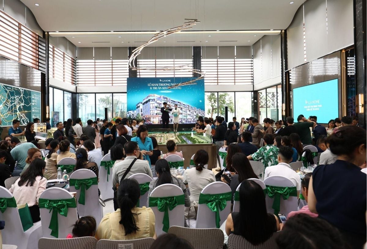 Chương trình tri ân khách hàng đã tin tưởng và đồng hành cùng LA Home. Ảnh: Prodezi Long An. Chương trình tri ân khách hàng đã tin tưởng và đồng hành cùng LA Home. Ảnh: Prodezi Long An.