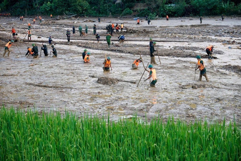 Bộ Nông nghiệp và Môi trường kêu gọi cấp xã khẩn trương thành lập Ban chỉ đạo Phòng thủ dân sự, tránh bị động trong cứu nạn trong bão số 3. Ảnh: VGP. Bộ Nông nghiệp và Môi trường kêu gọi cấp xã khẩn trương thành lập Ban chỉ đạo Phòng thủ dân sự, tránh bị động trong cứu nạn trong bão số 3. Ảnh: VGP.
