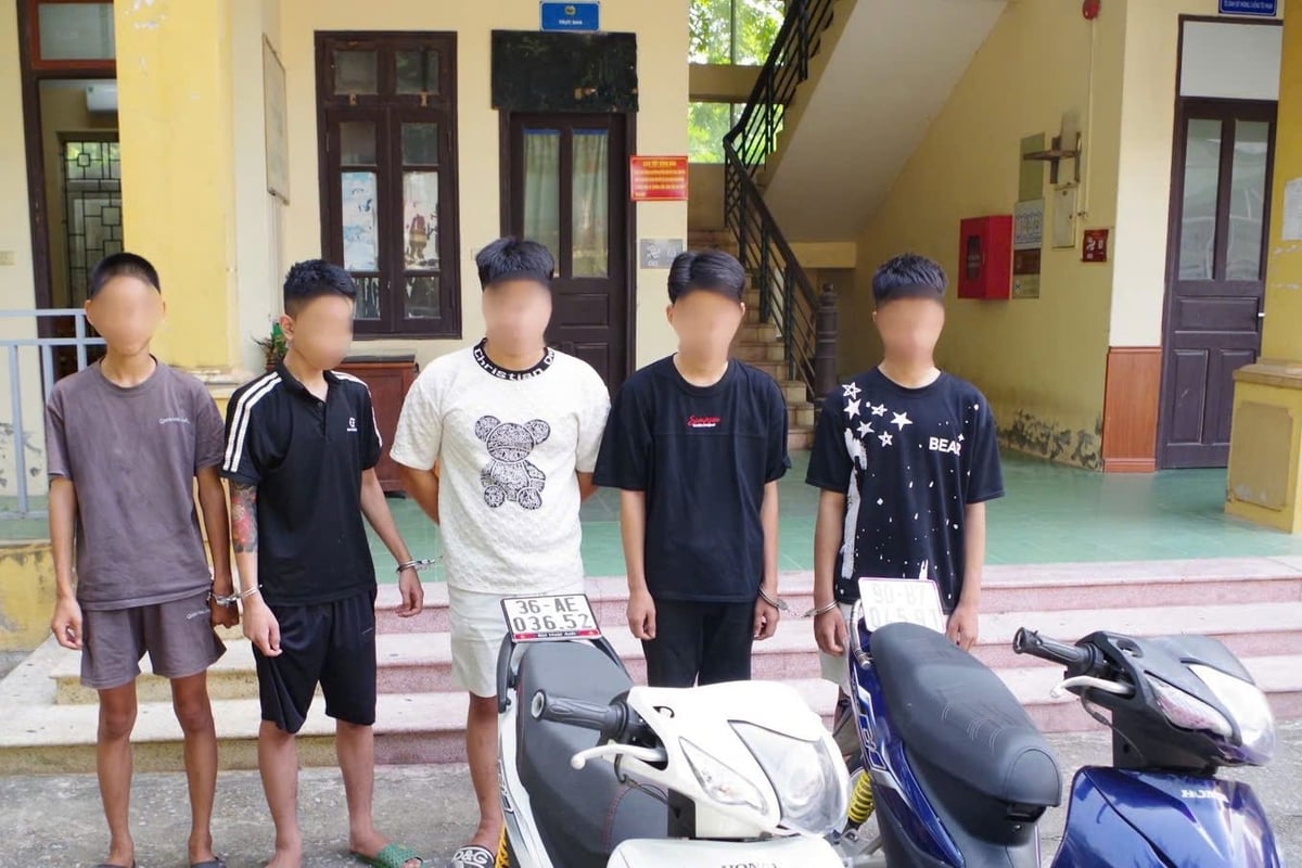 Các đối tượng và tang vật vụ án. Ảnh: Công an tỉnh Ninh Bình. Các đối tượng và tang vật vụ án. Ảnh: Công an tỉnh Ninh Bình.