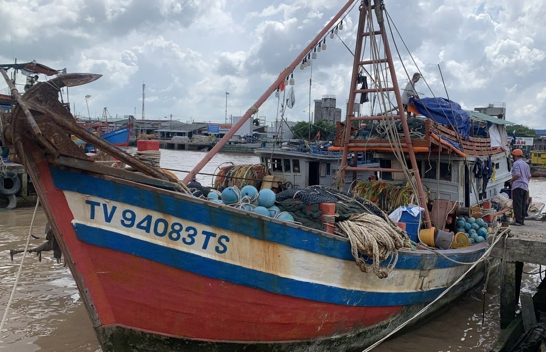 Hiện nay, gần 100% tàu cá ở Vĩnh Long đã gắn thiết bị định vị theo quy định. Ảnh: Hồ Thảo.