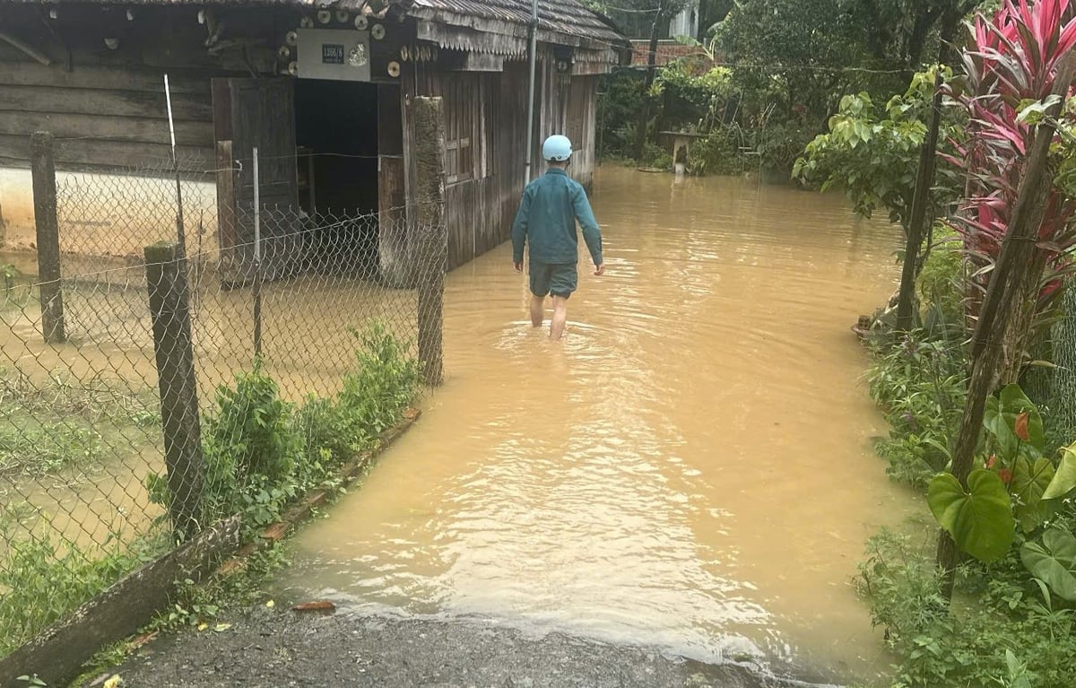 Nhiều khu vực ở xã Bảo Lộc bị ngập sâu ảnh hưởng đến đời sống sinh hoạt của người dân. Ảnh: P.H. Nhiều khu vực ở xã Bảo Lộc bị ngập sâu ảnh hưởng đến đời sống sinh hoạt của người dân. Ảnh: P.H.