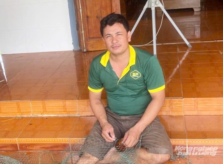Anh Lê Văn Lĩnh, chủ tàu cá đầu tiên tiếp cận cứu sống các du khách trong vụ chìm tàu du lịch. Ảnh: Nhân vật cung cấp.