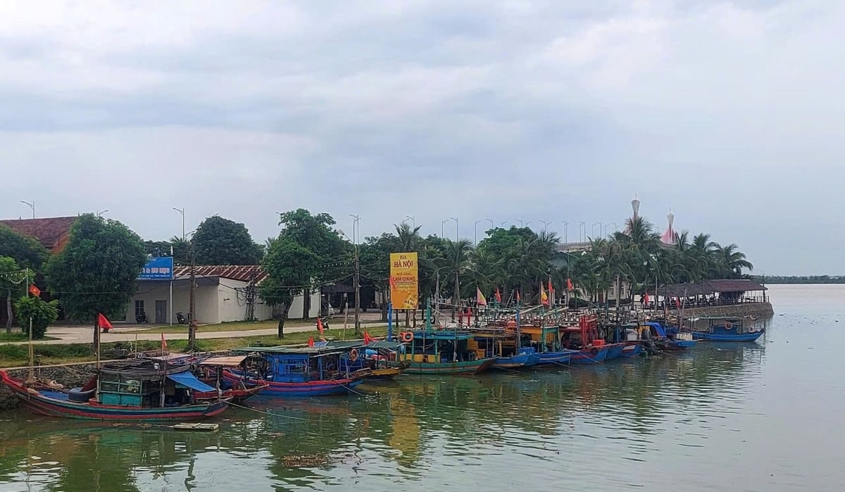 Tất cả tàu thuyền của Nghệ An đến trưa 21/7 đã vào nơi an toàn. Ảnh: Đình Tiệp. Tất cả tàu thuyền của Nghệ An đến trưa 21/7 đã vào nơi an toàn. Ảnh: Đình Tiệp.