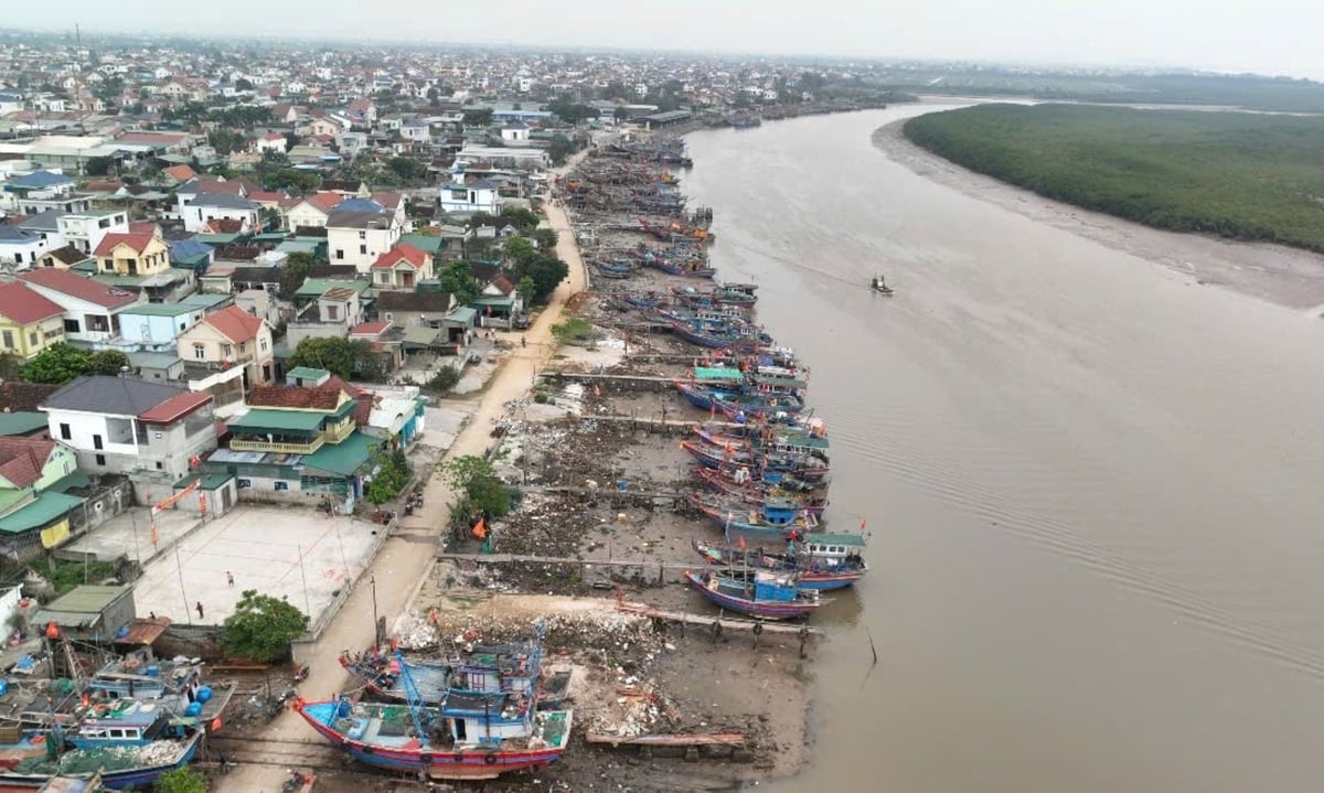 Tỉnh Nghệ An cấm tất cả các loại tàu thuyền ra khơi từ 5h sáng ngày 21/7 để ứng phó với cơn bão số 3. Ảnh: Đình Tiệp.