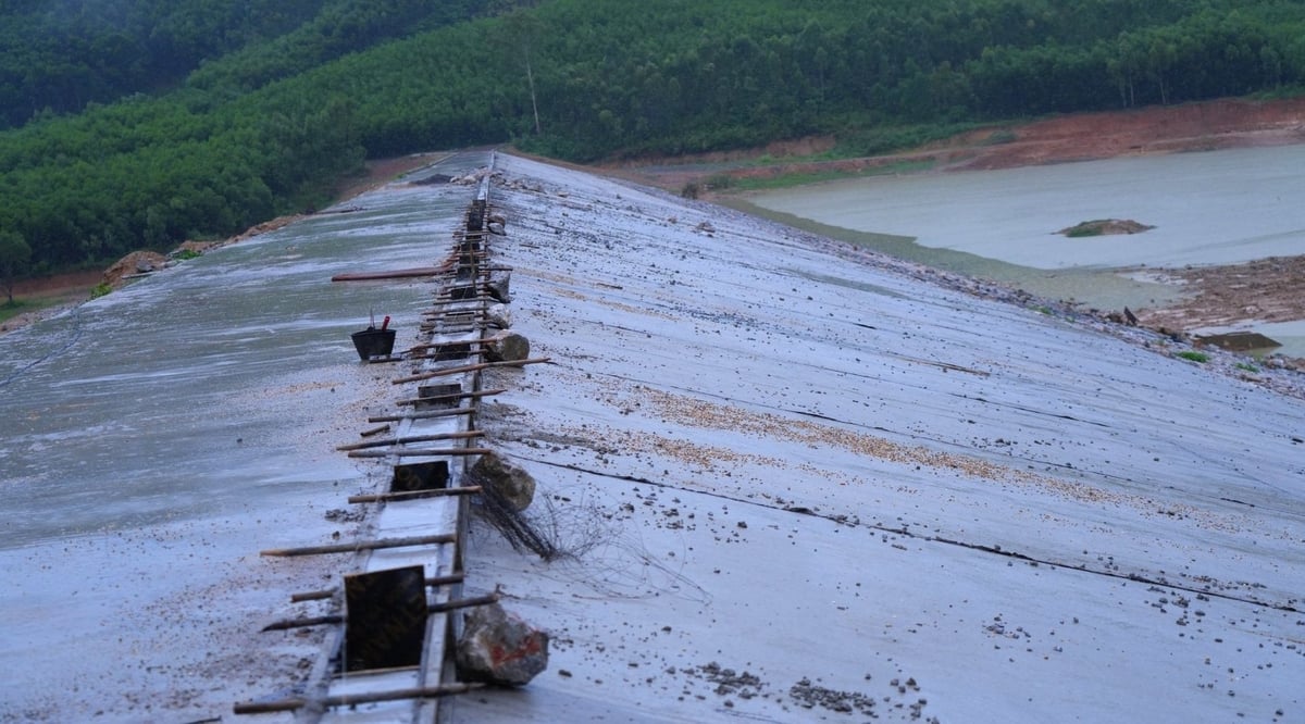 Đảm bảo an toàn hệ thống hồ đập là nhiệm vụ cấp thiết. Ảnh: Việt Khánh.