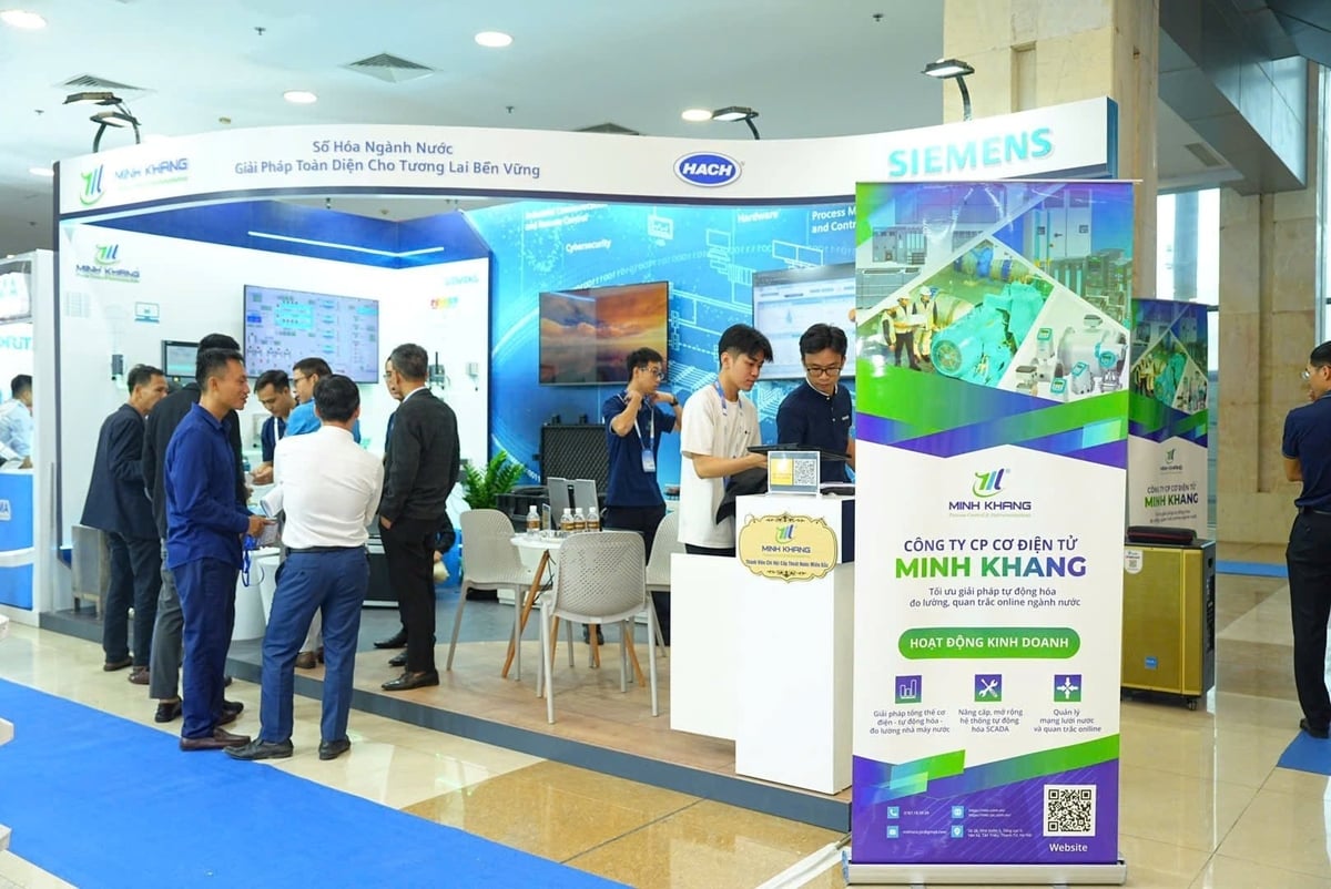 Ước tính khoảng 200 gian hàng sẽ tạo ra cơ hội cho các doanh nghiệp ngành Nước trong nước và quốc tế giao lưu, chia sẻ kinh nghiệm áp dụng công nghệ và thúc đẩy mối quan hệ hợp tác, xúc tiến thương mại. Ảnh: Nguyễn Thủy. Ước tính khoảng 200 gian hàng sẽ tạo ra cơ hội cho các doanh nghiệp ngành Nước trong nước và quốc tế giao lưu, chia sẻ kinh nghiệm áp dụng công nghệ và thúc đẩy mối quan hệ hợp tác, xúc tiến thương mại. Ảnh: Nguyễn Thủy.