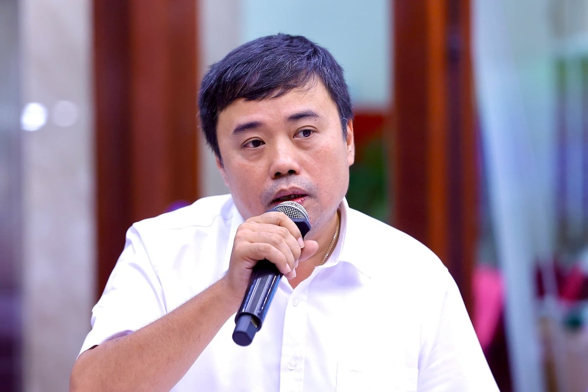 Ông Phan Trường Thành chia sẻ về giải pháp phát triển hạ tầng và dịch vụ hỗ trợ phương tiện sử dụng năng lượng sạch tại Hà Nội. Ảnh: Nguyễn Thủy. Ông Phan Trường Thành chia sẻ về giải pháp phát triển hạ tầng và dịch vụ hỗ trợ phương tiện sử dụng năng lượng sạch tại Hà Nội. Ảnh: Nguyễn Thủy.