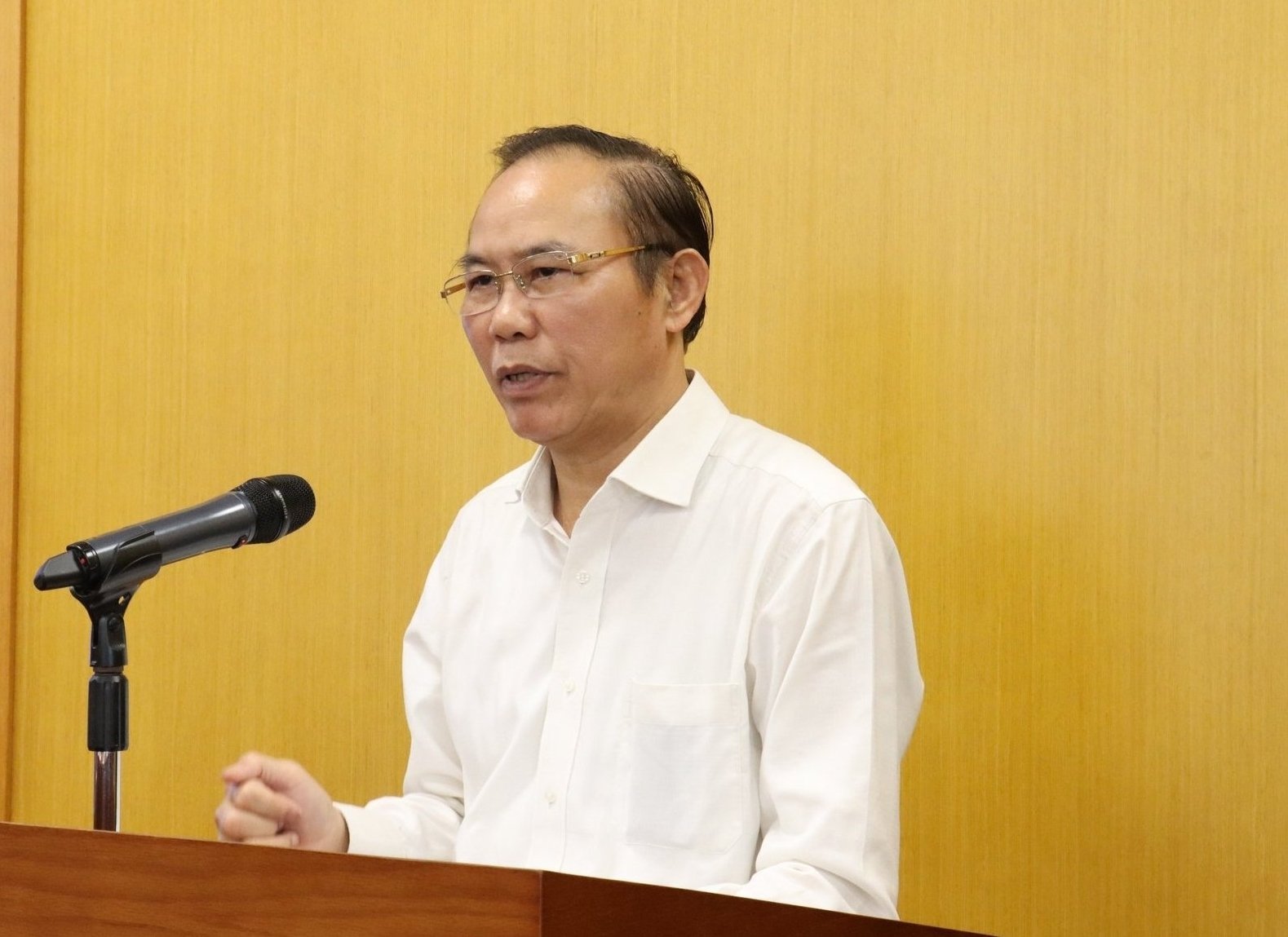 Thứ trưởng Phùng Đức Tiến đề nghị Vụ KHCN phối hợp chặt chẽ với các đơn vị trong và ngoài Bộ để lựa chọn đúng nhiệm vụ, đúng trọng tâm, phù hợp thực tế từng lĩnh vực. Ảnh: Nguyễn Thủy. Thứ trưởng Phùng Đức Tiến đề nghị Vụ KHCN phối hợp chặt chẽ với các đơn vị trong và ngoài Bộ để lựa chọn đúng nhiệm vụ, đúng trọng tâm, phù hợp thực tế từng lĩnh vực. Ảnh: Nguyễn Thủy.