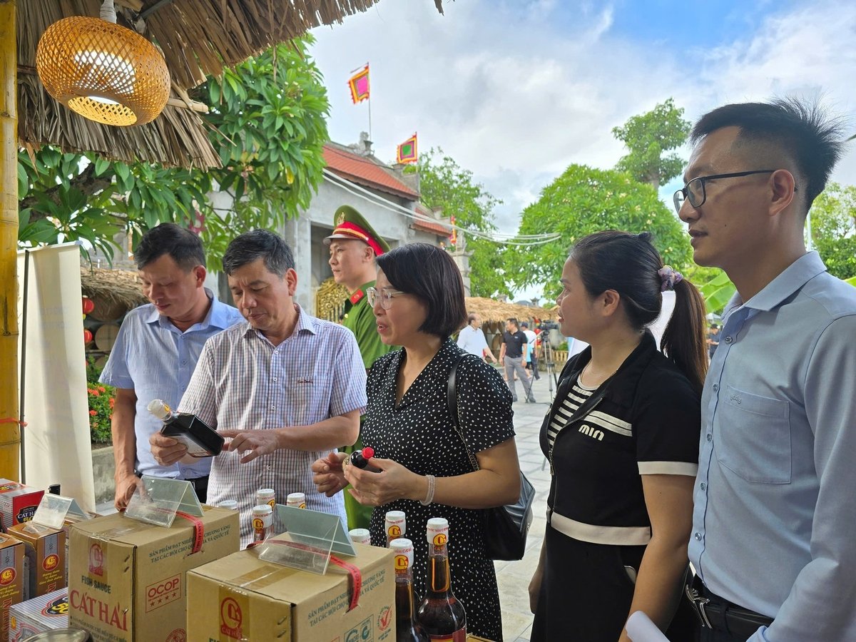 Các sản phẩm OCOP và sản phẩm nông nghiệp đặc trưng của Hải Phòng thường xuyên được quảng bá, xúc tiến nhưng hiệu quả vẫn khiêm tốn, chưa thể bứt phá. Ảnh: Đinh Mười. Các sản phẩm OCOP và sản phẩm nông nghiệp đặc trưng của Hải Phòng thường xuyên được quảng bá, xúc tiến nhưng hiệu quả vẫn khiêm tốn, chưa thể bứt phá. Ảnh: Đinh Mười.