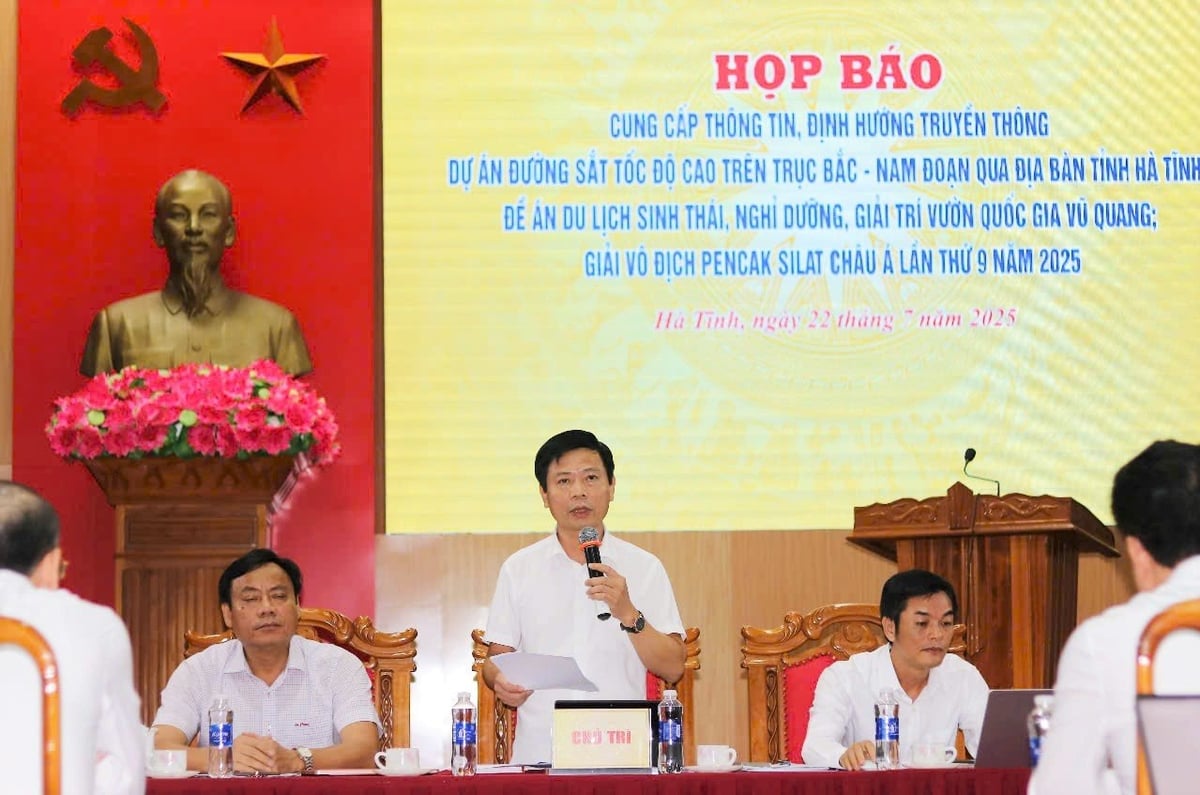 Ông Nguyễn Công Thành, Phó Giám đốc Sở VHTTDL thông tin về giải đấu Pencak silat năm 2025. Ảnh: T.Nga.
