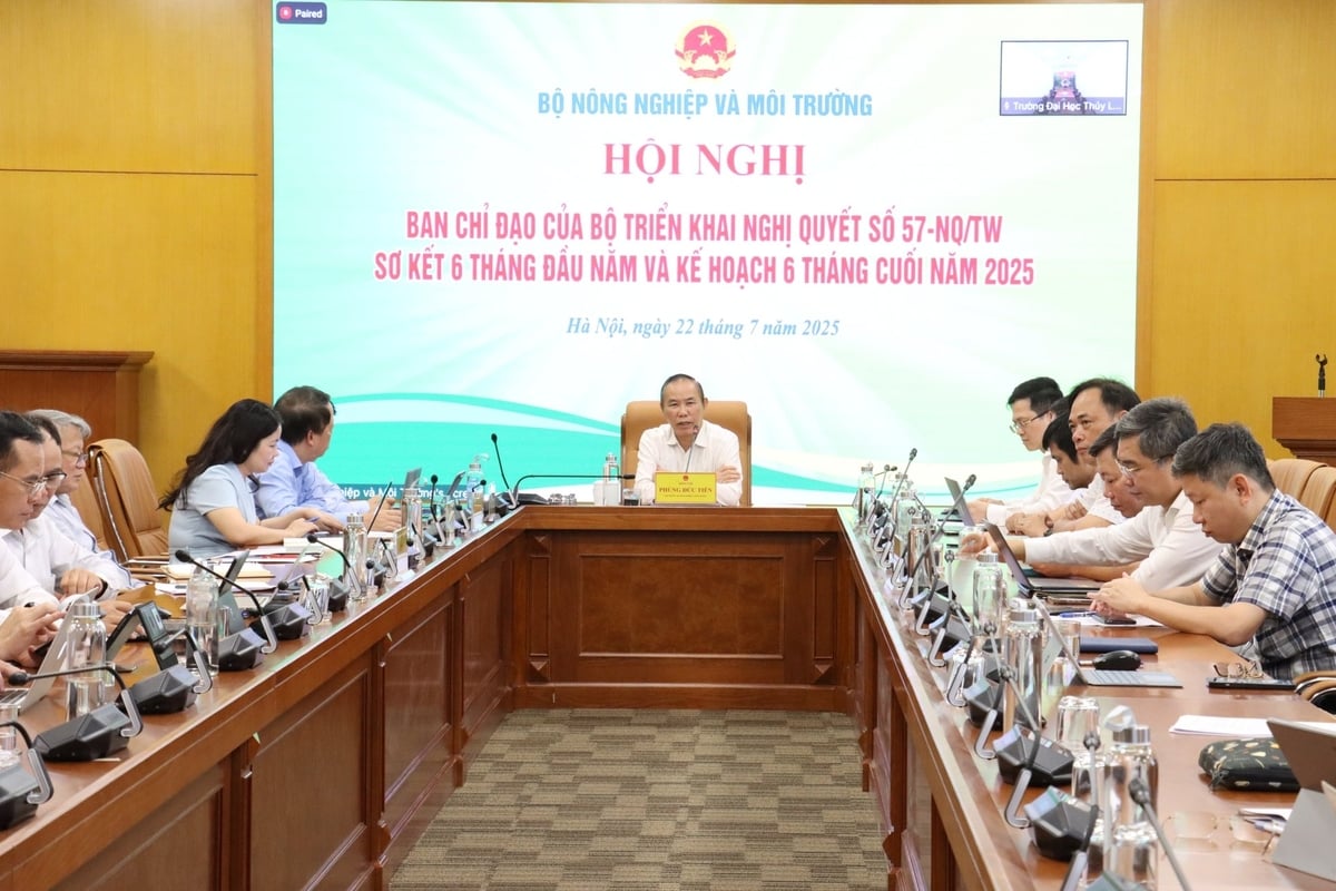 Thứ trưởng Phùng Đức Tiến chủ trì Hội nghị Ban Chỉ đạo của Bộ triển khai Nghị quyết số 57-NQ/TW và sơ kết công tác 6 tháng đầu năm, triển khai nhiệm vụ 6 tháng cuối năm của Vụ KHCN. Ảnh: Nguyễn Thủy. Thứ trưởng Phùng Đức Tiến chủ trì Hội nghị Ban Chỉ đạo của Bộ triển khai Nghị quyết số 57-NQ/TW và sơ kết công tác 6 tháng đầu năm, triển khai nhiệm vụ 6 tháng cuối năm của Vụ KHCN. Ảnh: Nguyễn Thủy.
