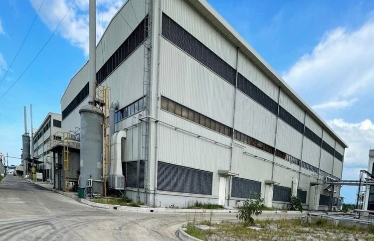 Công ty TNHH Công nghệ bảo hộ Kanglongda Việt Nam vi phạm quy định lưu giữ chất thải. Ảnh: V.D Công ty TNHH Công nghệ bảo hộ Kanglongda Việt Nam vi phạm quy định lưu giữ chất thải. Ảnh: V.D