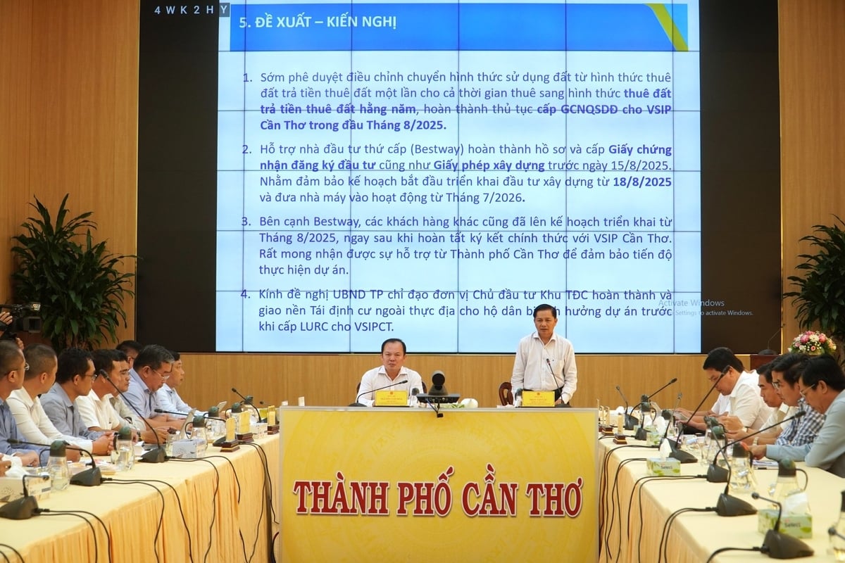 Chủ tịch UBND TP. Cần Thơ Trần Văn Lâu tháo gỡ khó khăn, thúc đẩy tiến độ triển khai dự án VSIP Cần Thơ. Ảnh: Kim Anh. Chủ tịch UBND TP. Cần Thơ Trần Văn Lâu tháo gỡ khó khăn, thúc đẩy tiến độ triển khai dự án VSIP Cần Thơ. Ảnh: Kim Anh.