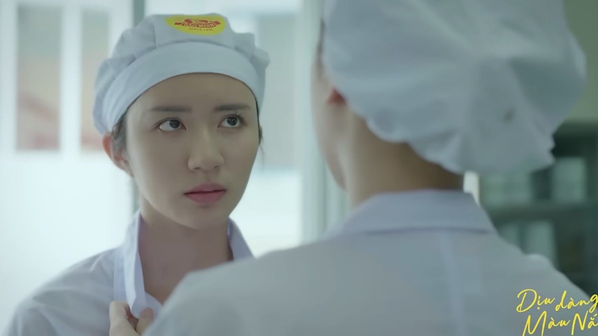 Xuân khó xử khi bị Thảo buông lời mỉa mai. Ảnh CMH Xuân khó xử khi bị Thảo buông lời mỉa mai. Ảnh CMH