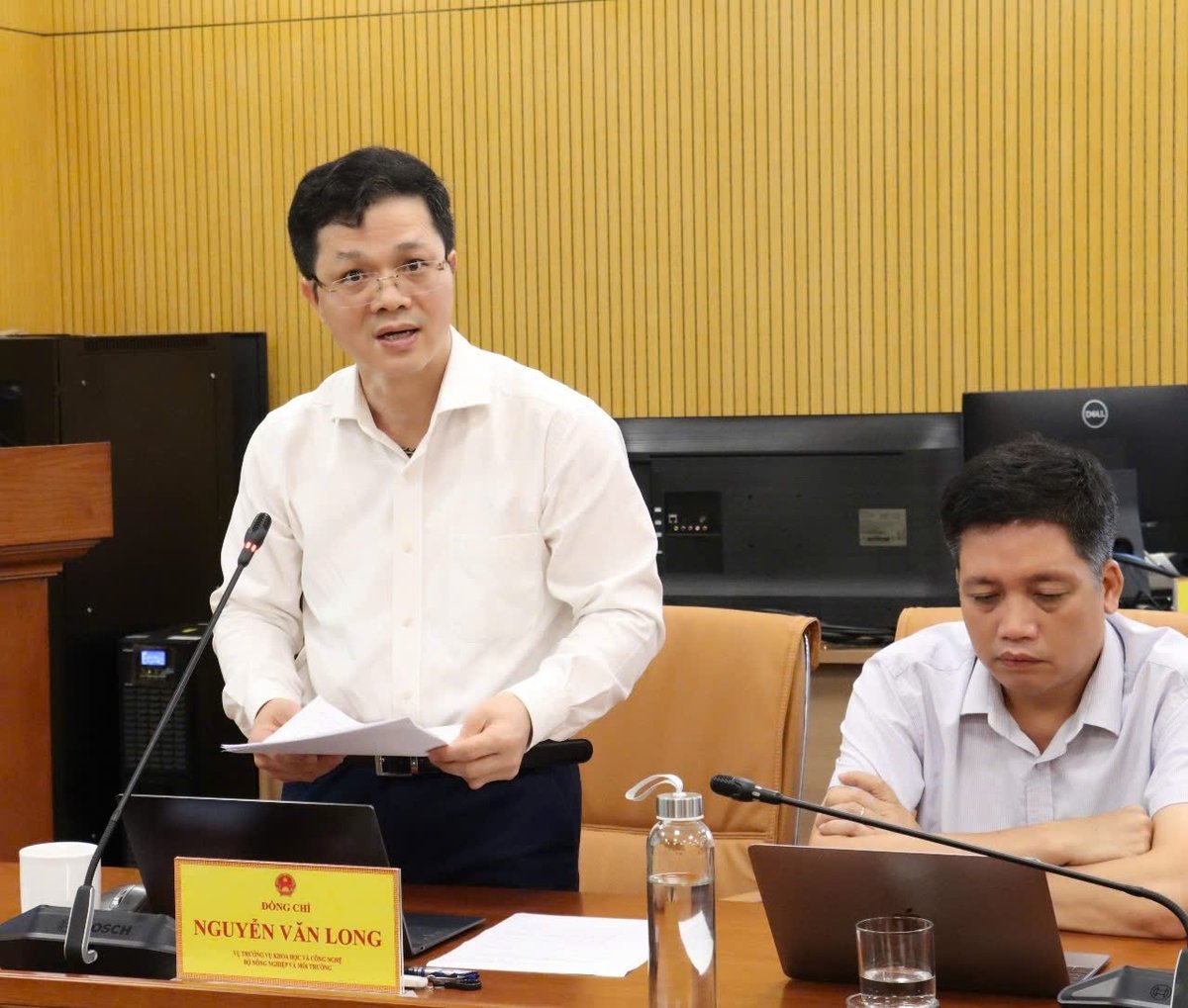 Vụ trưởng Vụ KHCN Nguyễn Văn Long cho biết, điểm sáng nổi bật 6 tháng qua là công tác triển khai Nghị quyết 57-NQ/TW một cách đồng bộ, bài bản và hiệu quả. Ảnh: Nguyễn Thủy. Vụ trưởng Vụ KHCN Nguyễn Văn Long cho biết, điểm sáng nổi bật 6 tháng qua là công tác triển khai Nghị quyết 57-NQ/TW một cách đồng bộ, bài bản và hiệu quả. Ảnh: Nguyễn Thủy.