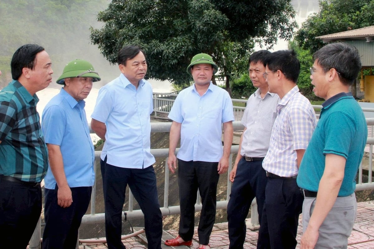 Theo Thứ trưởng Nguyễn Hoàng Hiệp, trong điều kiện thời tiết bất thường như hiện nay, việc vận hành hồ chứa thủy điện phải tính toán hết sức kỹ lưỡng. Ảnh: Quang An. Theo Thứ trưởng Nguyễn Hoàng Hiệp, trong điều kiện thời tiết bất thường như hiện nay, việc vận hành hồ chứa thủy điện phải tính toán hết sức kỹ lưỡng. Ảnh: Quang An.
