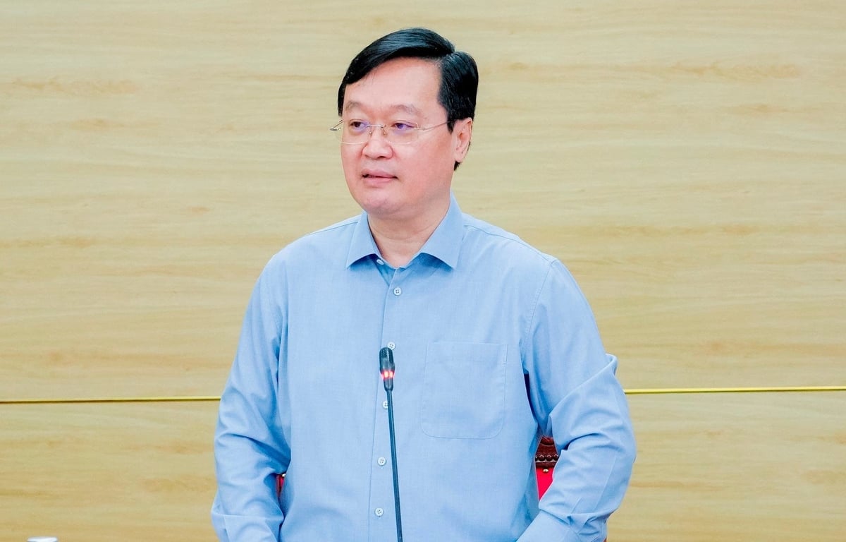Bí thư Tỉnh ủy Nghệ An yêu cầu đảm bảo nhu yếu phẩm cho người dân vùng bị cô lập, chia cắt. Ảnh: Phạm Bằng. Bí thư Tỉnh ủy Nghệ An yêu cầu đảm bảo nhu yếu phẩm cho người dân vùng bị cô lập, chia cắt. Ảnh: Phạm Bằng.
