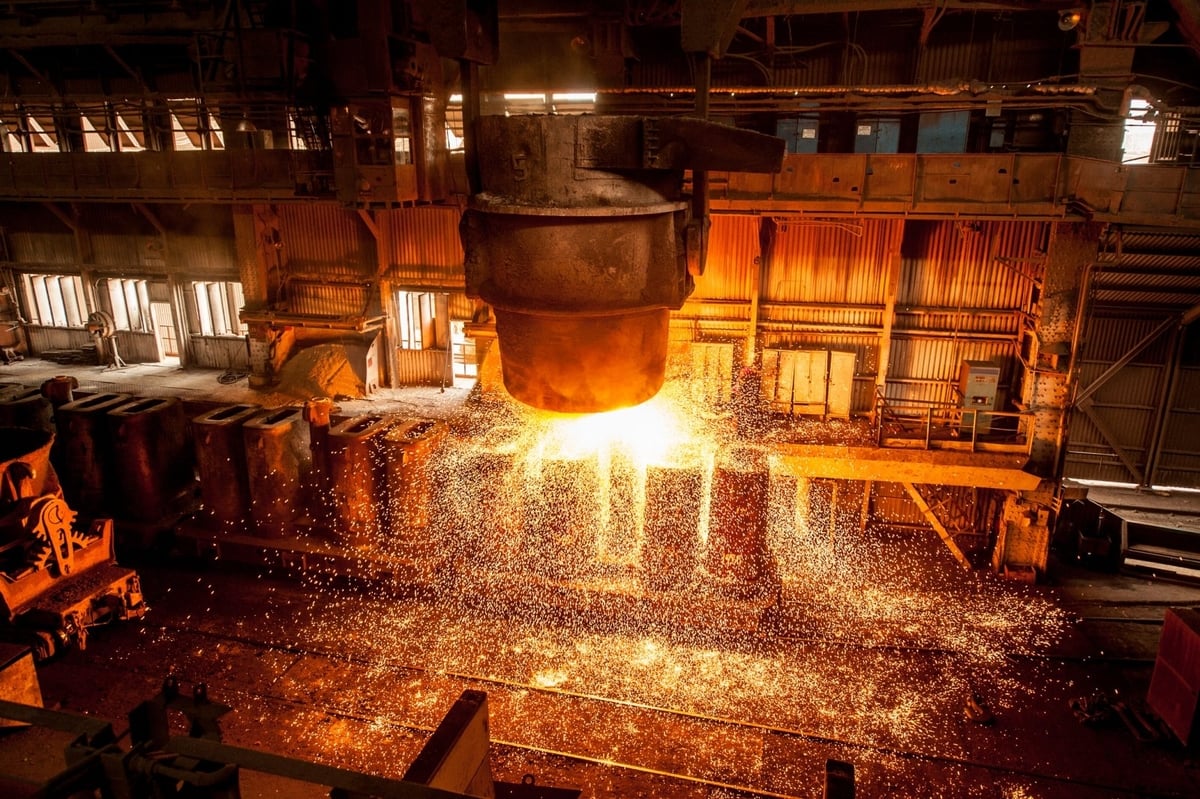 Steel industry is one of the first sectors to join Vietnam's carbon market. Photo: iStock.