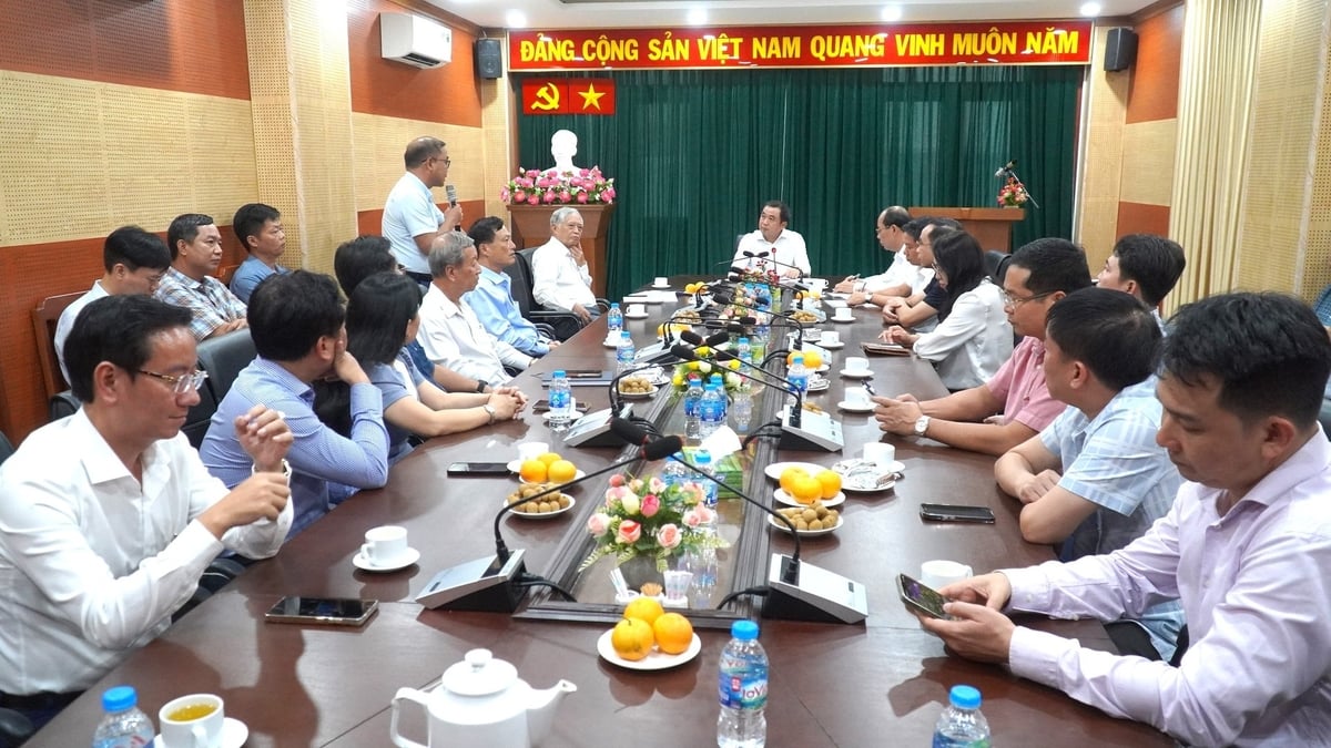 Quyền Bộ trưởng Trần Đức Thắng chủ trì buổi làm việc với đại diện các đơn vị ngành Nông nghiệp và Môi trường phía Nam, ngày 23/7. Ảnh: Trần Phi. Quyền Bộ trưởng Trần Đức Thắng chủ trì buổi làm việc với đại diện các đơn vị ngành Nông nghiệp và Môi trường phía Nam, ngày 23/7. Ảnh: Trần Phi.