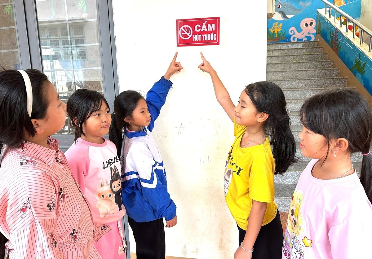 Giáo dục cho học sinh về một môi trường không có khói thuốc. Ảnh: TV. Giáo dục cho học sinh về một môi trường không có khói thuốc. Ảnh: TV.