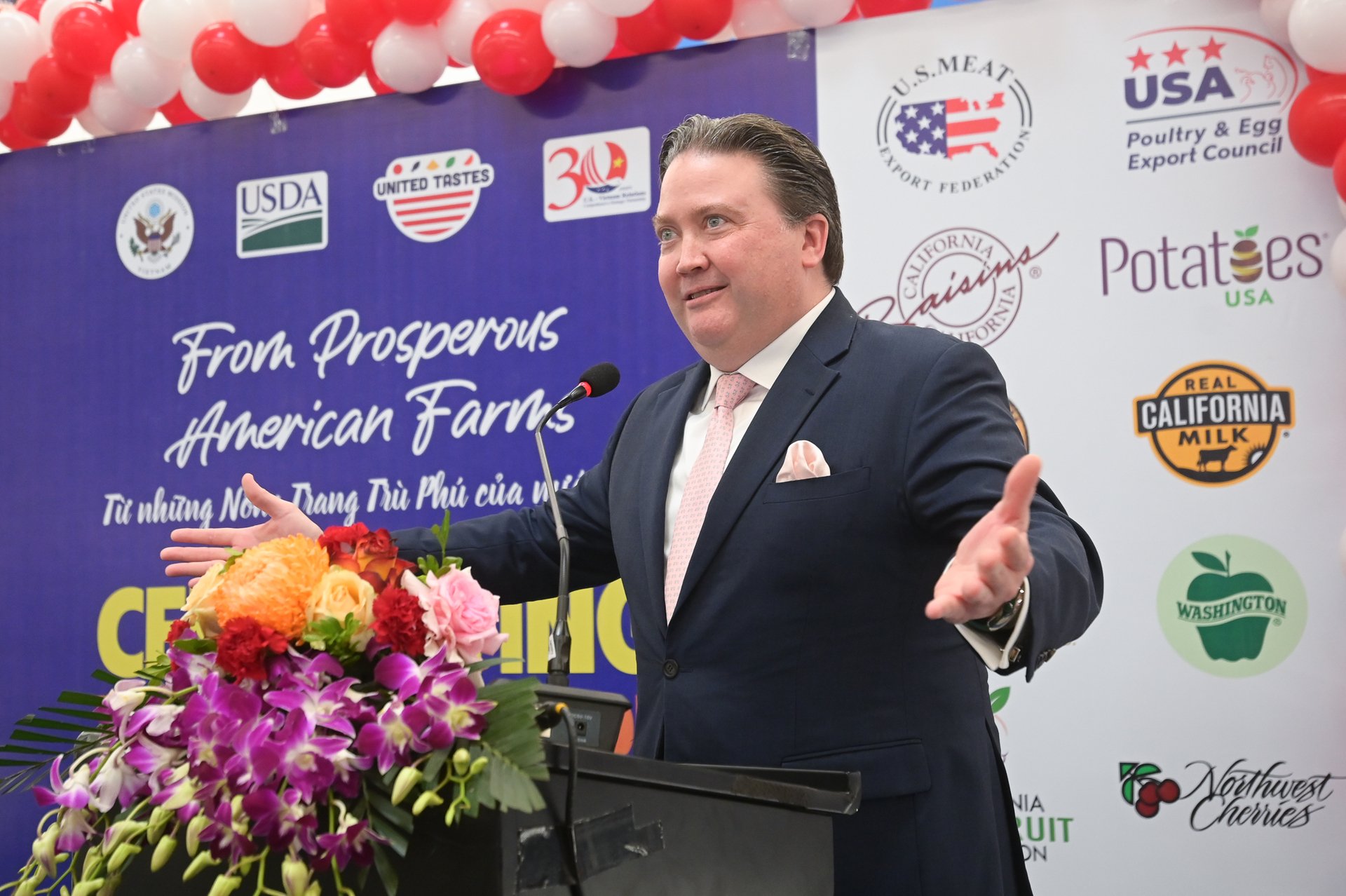 U.S. Ambassador to Vietnam Marc Knapper speaks at the event. Photo: Tung Dinh.