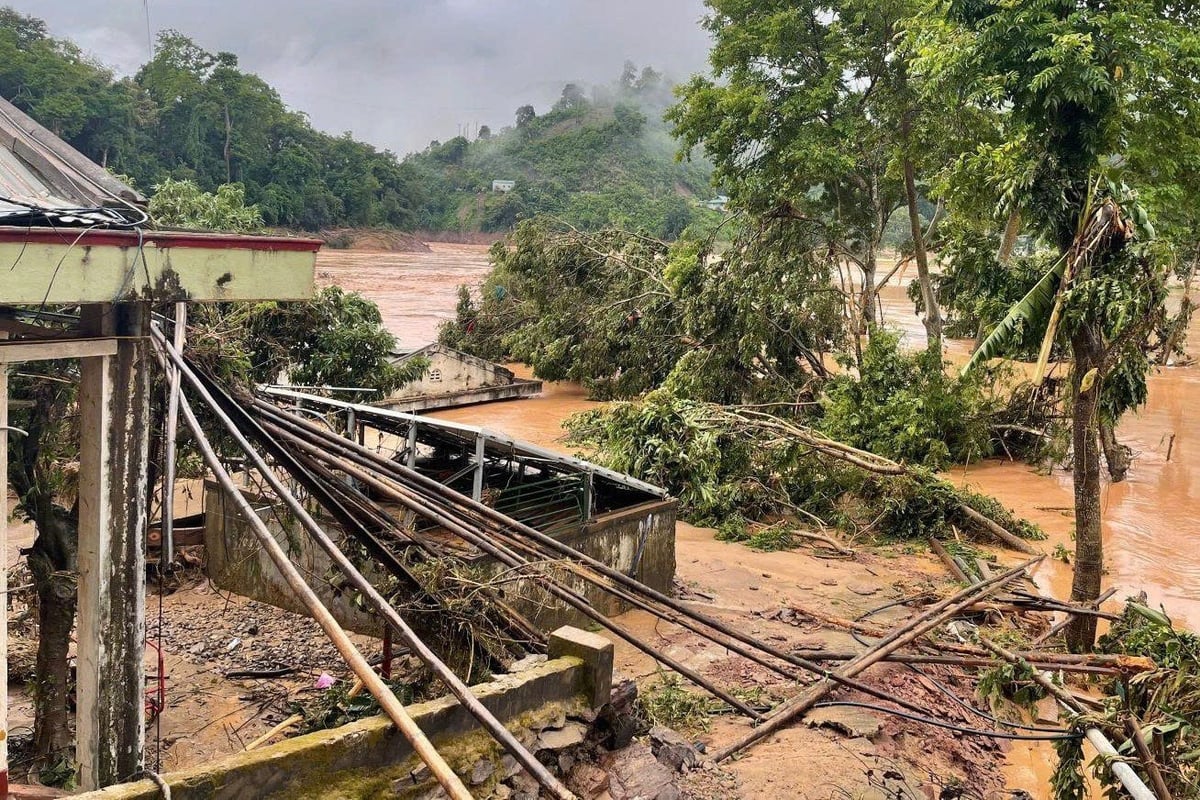Xã Mỹ Lý tan hoang sau hoàn lưu bão số 3. Ảnh: Biên Cương. Xã Mỹ Lý tan hoang sau hoàn lưu bão số 3. Ảnh: Biên Cương.