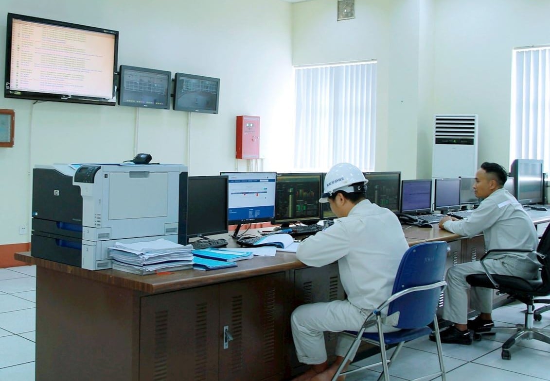 Nhà máy duy trì chế độ làm việc 24/24, bám sát tình hình mưa lũ. Ảnh: EVNGENCO1. Nhà máy duy trì chế độ làm việc 24/24, bám sát tình hình mưa lũ. Ảnh: EVNGENCO1.