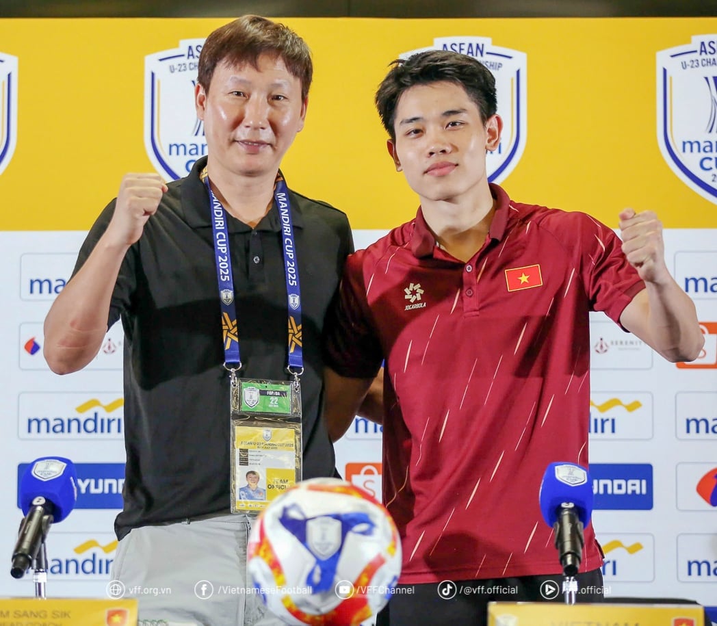 HLV Kim Sang Sik tại họp báo sau trận U23 Việt Nam - U23 Campuchia. Ảnh: VFF. HLV Kim Sang Sik tại họp báo sau trận U23 Việt Nam - U23 Campuchia. Ảnh: VFF.