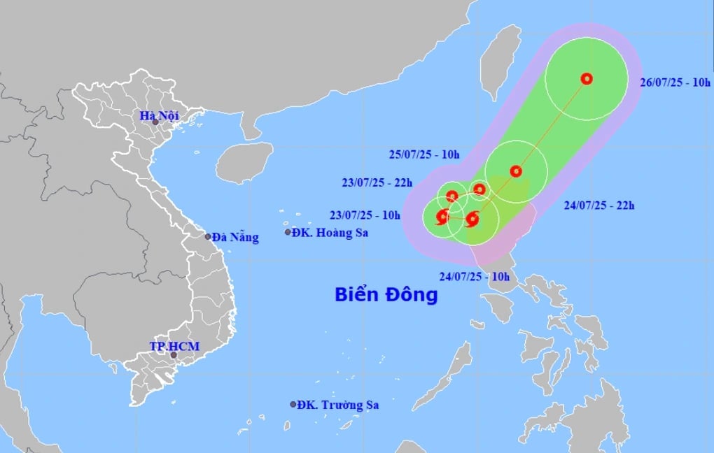 Dự báo diễn biến áp thấp nhiệt đới/bão trên khu vực Bắc Biển Đông. Ảnh: TTDBKTTVQG. Dự báo diễn biến áp thấp nhiệt đới/bão trên khu vực Bắc Biển Đông. Ảnh: TTDBKTTVQG.