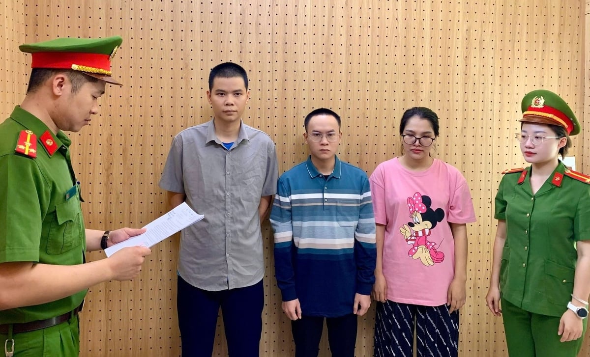 Các đổi tượng Dương Công Định, Phùng Văn Long và Nguyễn Thị Huyền đã bị bắt giữ. Ảnh: Công an tỉnh Sơn La. 