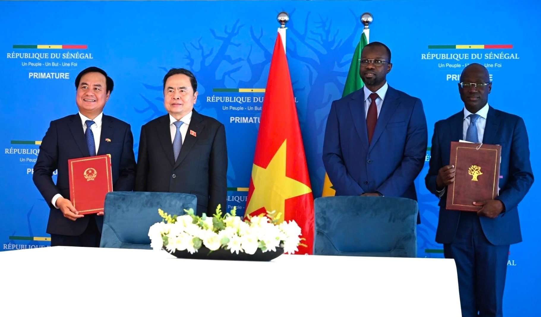 Ngày 23/7, Bộ Nông nghiệp và Môi trường Việt Nam đã ký Biên bản ghi nhớ (MoU) với Bộ Nông nghiệp, An ninh lương thực và Chăn nuôi Senegal về hợp tác trong lĩnh vực nông nghiệp. Ảnh: ICD. Ngày 23/7, Bộ Nông nghiệp và Môi trường Việt Nam đã ký Biên bản ghi nhớ (MoU) với Bộ Nông nghiệp, An ninh lương thực và Chăn nuôi Senegal về hợp tác trong lĩnh vực nông nghiệp. Ảnh: ICD.