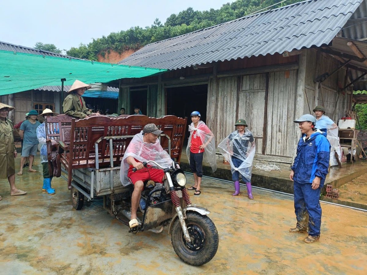 Hơn 400 hộ dân trong vùng nguy hiểm được sơ tán đến nơi an toàn. Ảnh: Thanh Tiến.