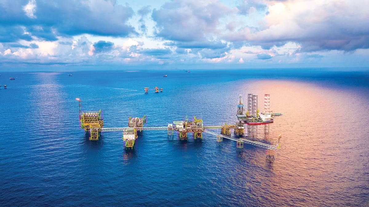 Khai thác dầu khí mỏ Bạch Hổ. Ảnh: Petrovietnam.