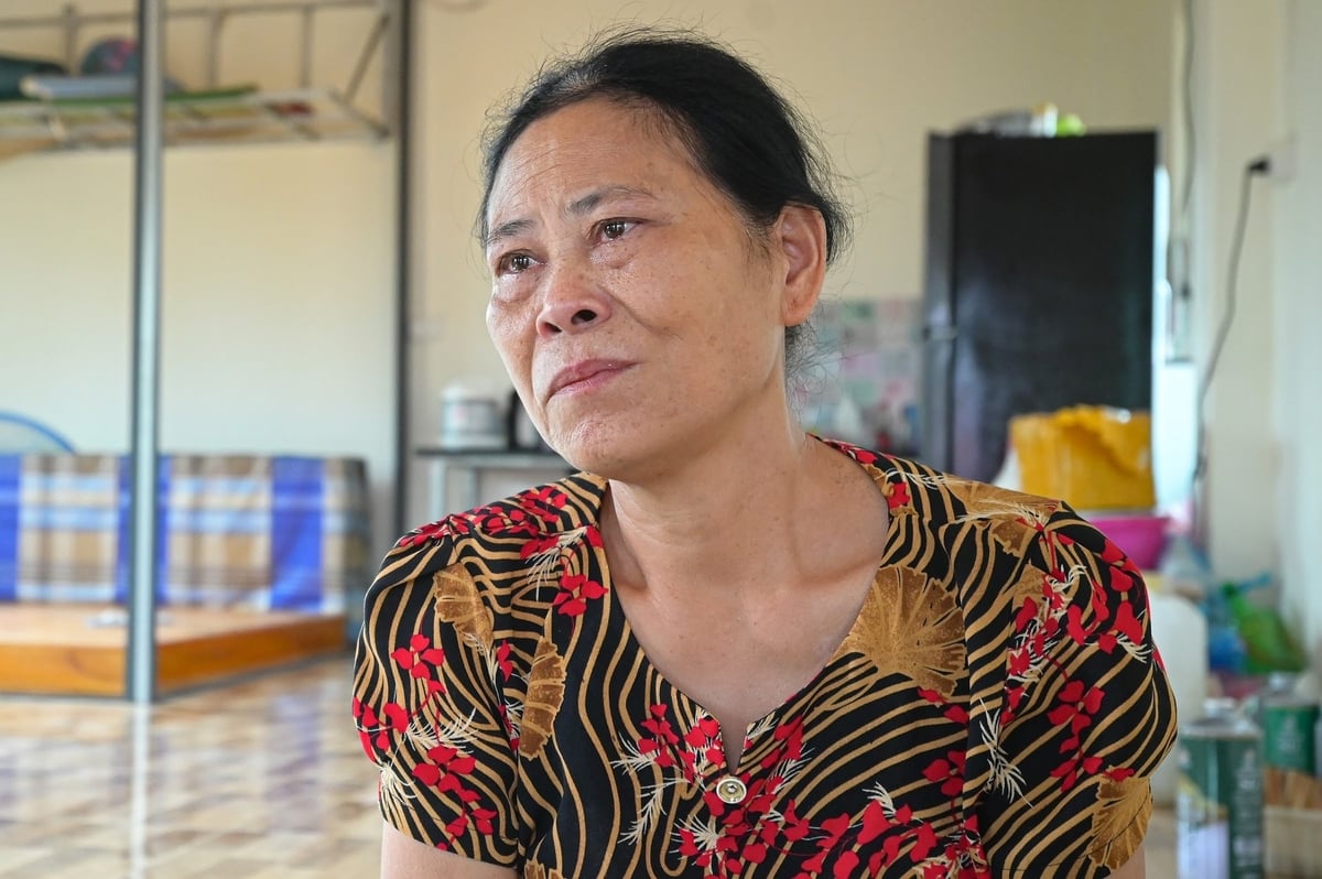 Bà Hoàng Thị Thắng mất 4 người thân trong vụ núi vỡ năm ngoái. Ảnh: Tùng Đinh. Bà Hoàng Thị Thắng mất 4 người thân trong vụ núi vỡ năm ngoái. Ảnh: Tùng Đinh.