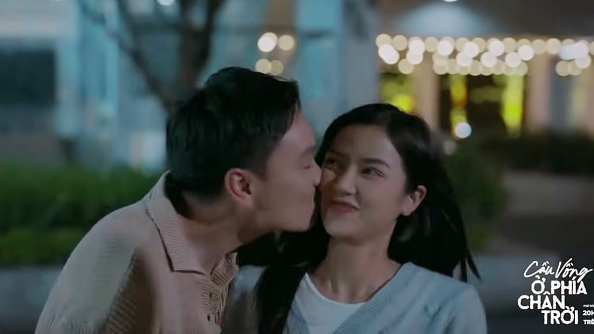 Oanh và Tuấn đang thân mật với nhau. Ảnh CMH