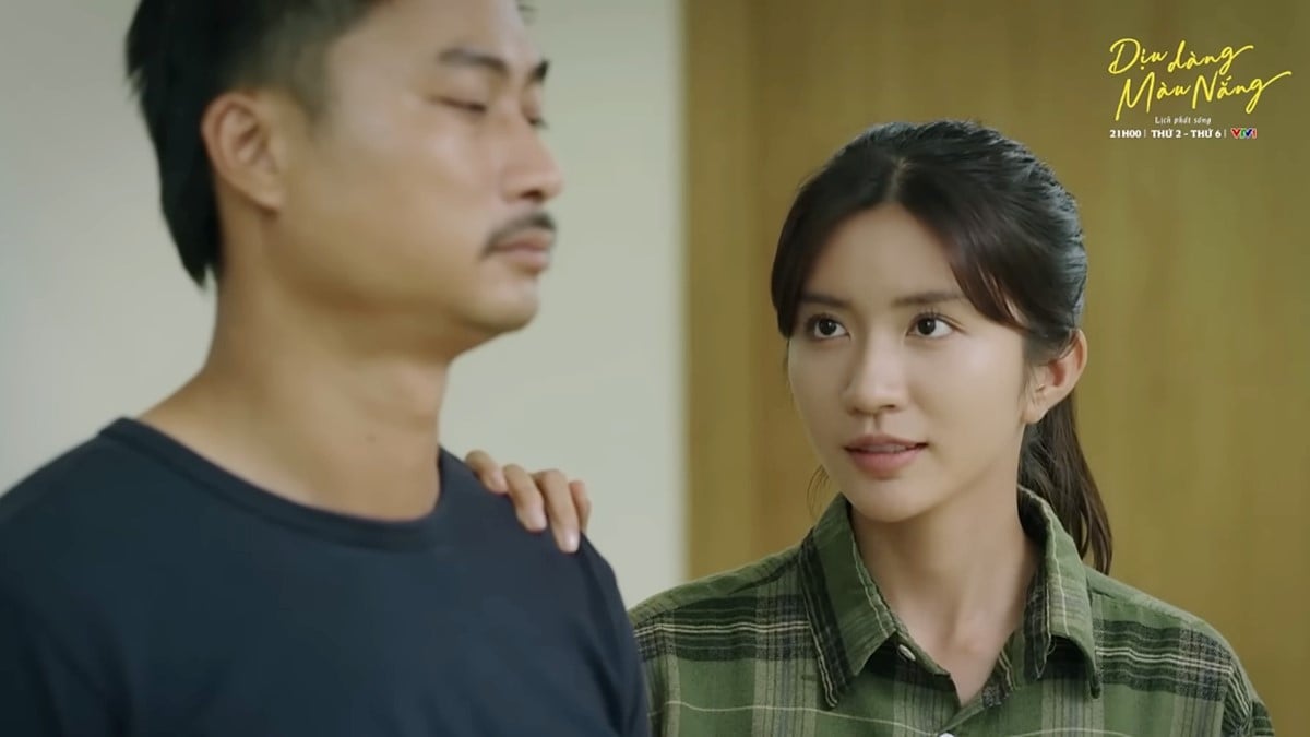 Xuân thấu hiểu và động viên anh trai. Ảnh CMH